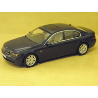 1:43 BMW 7 SERIES 2001 (BLUE METALLIC)