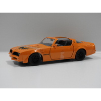 1:24 1977 Pontiac Firebird (Orange)