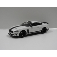 1:18 Ford Mustang R-Spec (Oxford White)