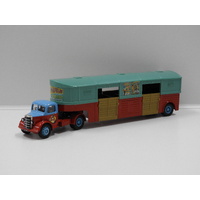 1:50 Bedford O Articulated Horsebox "Chipperfields Circus"