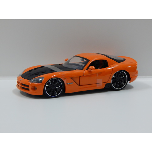 1:24 2008 Dodge Viper SRT10 (Orange with Black Bonnet)
