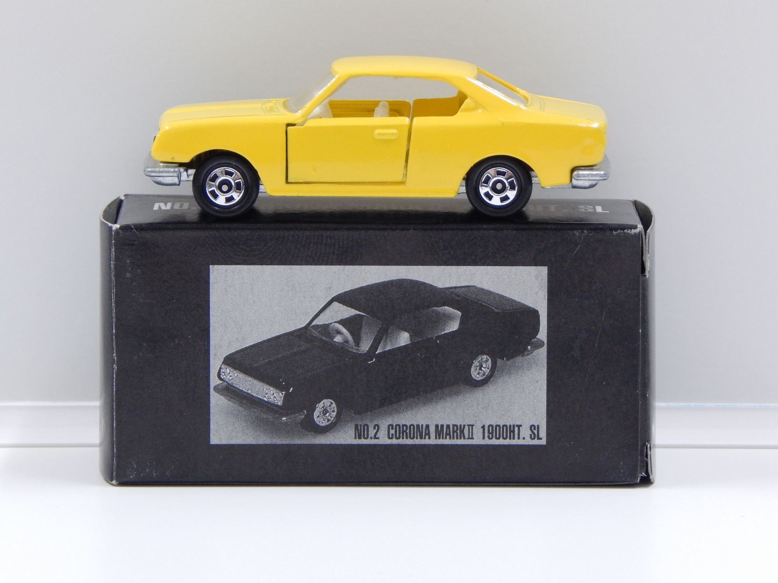 1:62 Toyota Corona Mk ll 1900 HT SL (Yellow) - Made in Japan