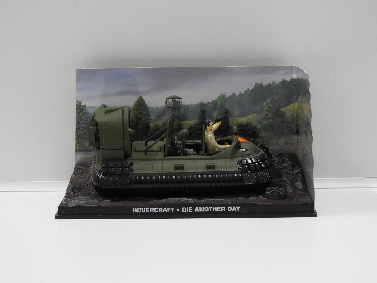 HOVERCRAFT 1:43 DIE ANOTHER DAY JAMES BOND 007 CAR 