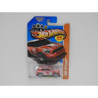 1:64 2012 Mini Countryman Rally - 2013 Hot Wheels Long Card