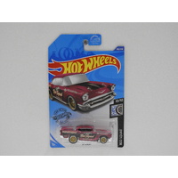 1:64 1957 Chevy - Hot Wheels 2020 Super Treasure Hunt Long Card