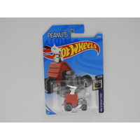 1:64 Snoopy "Peanuts" - 2018 Hot Wheels Long Card