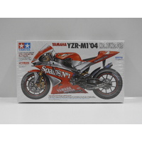 1:12 Yamaha YZR-M1 '04 #7/#33