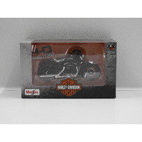 1:18 2014 Harley-Davidson Sporster Iron 883