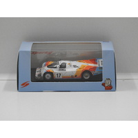 1:64 Porsche 956 - Le Mans 1984 (T.Needell/D.Sutherland/R.French) #17
