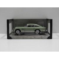 1:18 1964 Aston Martin DB5 (Porcelain Green)