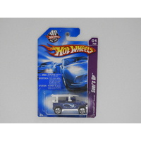 1:64 Hummer H3T Concept - 2008 Hot Wheels Long Card