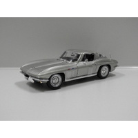 1:18 1965 Chevrolet Corvette (Silver)