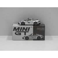 1:64 Porsche 911 Targe 4S Heritage Design Edition (GT Silver Metallic) (Opened, Unsealed)