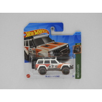 1:64 1995 Jeep Cherokee - Hot Wheels 2023 Treasure Hunt Short Card