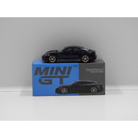 1:64 Porsche Taycan Turbo S (Gentian Blue Metallic)