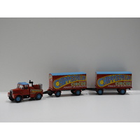 1:50 Scammell Highwayman with 2 Trailers "Chipperfields Circus"