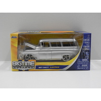 1:24 1957 Chevy Suburban (Silver)