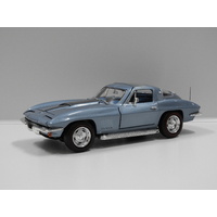 1:18 1967 Chevy Corvette 427 (Elkhart Blue)