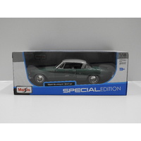 1:18 1953 Studebaker Starliner (Green/Grey)