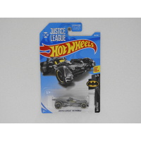 1:64 Justice League Batmobile - Hot Wheels Long Card "Batman"
