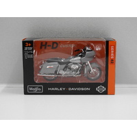 1:18 2002 Harley-Davidson FLTR Road Glide