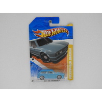 1:64 Volkswagen Brasilia - 2011 Hot Wheels Long Card