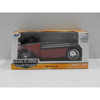 1:24 1947 Ford COE (Black/Red)
