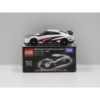 1:62 Nissan GT-R Nismo Special Edition (White/Black) - Made in Vietnam