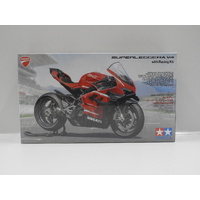 1:12 Ducati Superleggera V4 with Racing Kit