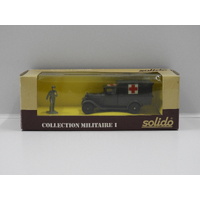 1:43 C 4 Ambulance with Figurine "Collection Militaire 1"