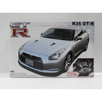 1:24 Nissan GT-R R35 with Engine Parts