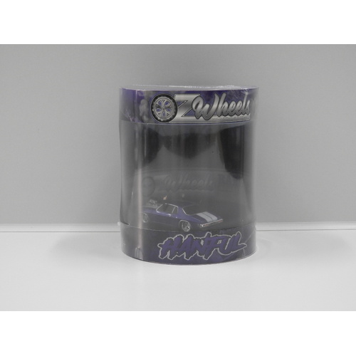 1:64 Holden HQ Monaro "Hanful Skid" in Cylinder