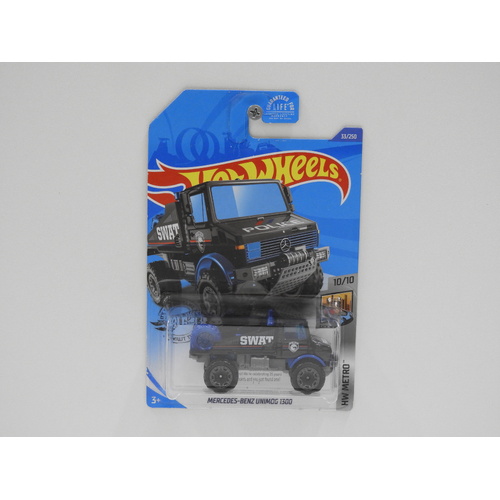 1:64 Mercedes-Benz Unimog 1300 - Hot Wheels 2020 Treasure Hunt Long Card