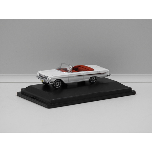 1:87 1961 Chevrolet Impala Convertible (Ermine White/Roman Red)