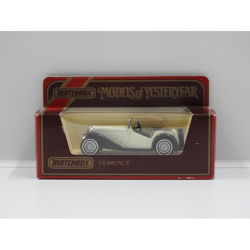 1:35 1945 MG TC (Cream/Brown)