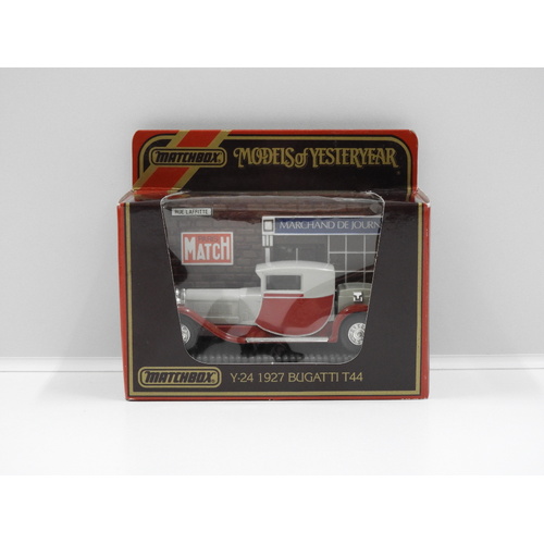 1:38 1927 Bugatti T44 (Grey/Red)