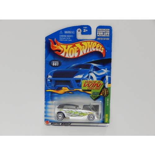 1:64 Phaeton - 2002 Hot Wheels Treasure Hunt Long Card 