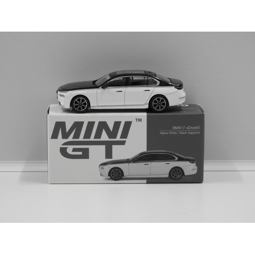 1:64 BMW i7 xDrive60 (Alpine White/Black Sapphire) (Opened, Unsealed)