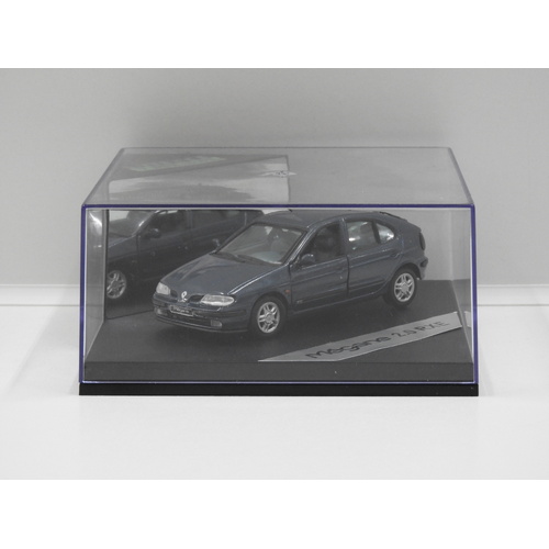 1:43 Renault Megane Berline 2.0 RXE (Vert Fidji)
