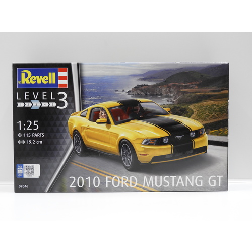 1:25 2010 Ford Mustang GT
