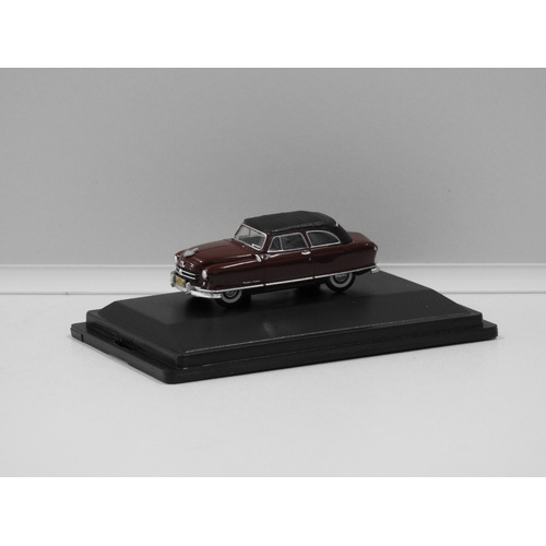 1:87 1950 Nash Rambler Custom Landau Convertible (Closed) (Sunset Maroon)