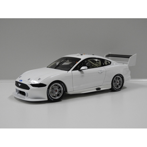 1:18 Ford Mustang GT - Gloss White Plain Body Edition