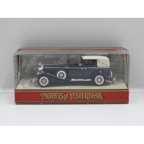 1933 Cadillac 452 V16 (Blue/White Roof)