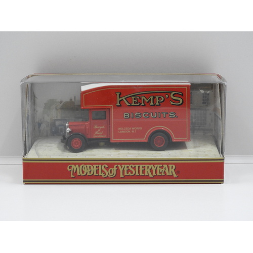 1:59 1931 Morris Courier "Kemp's Biscuits"