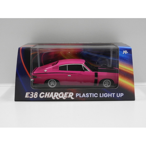 1:24 Chrysler E38 Charger (Magenta)