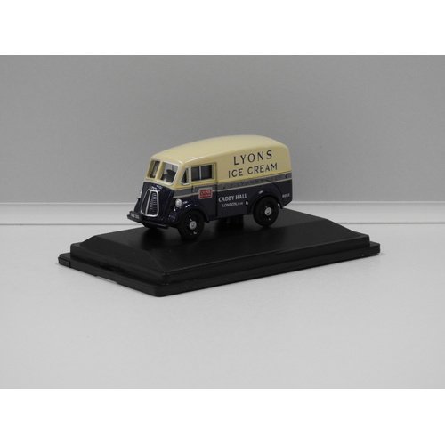 1:76 Morris J Van "Lyons Ice Cream"
