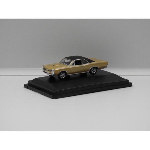 1:87 1966 Pontiac GTO Martinique (Bronze/Black)