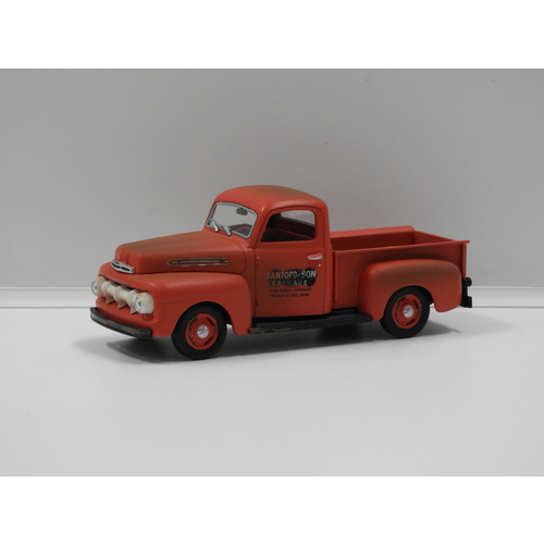 1:43 1952 Ford F-1 "Sandford & Son"