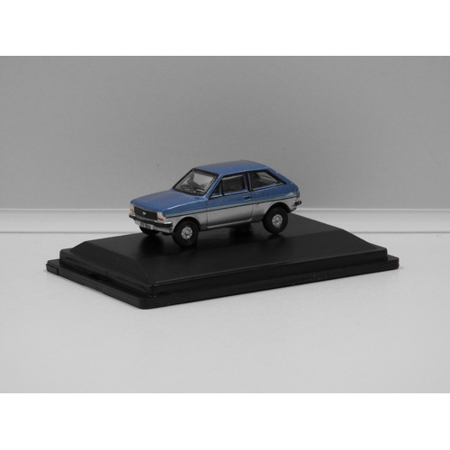 1:76 Ford Sierra Mkl (Titan Blue/Strato Silver)