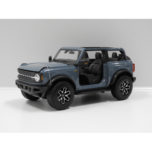 1:18 2021 Ford Bronco Badlands (Blue)